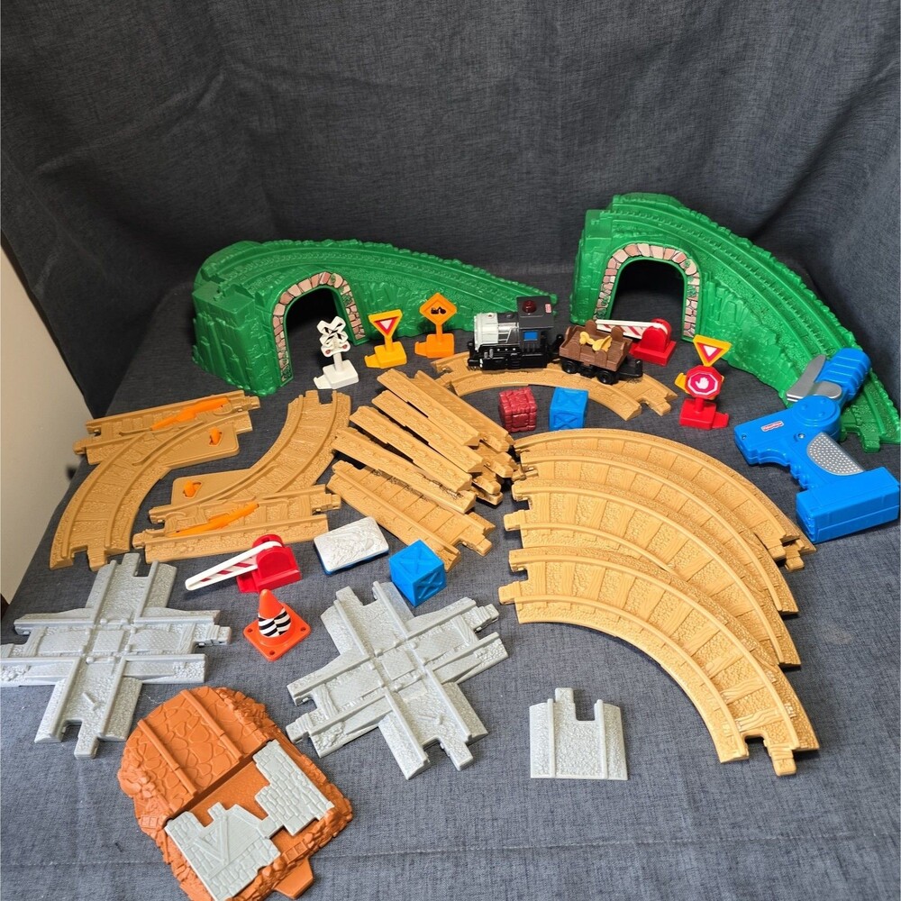 Vintage 2003 Fisher Price Geotrax Tracktown Railway B1836 UNTESTED